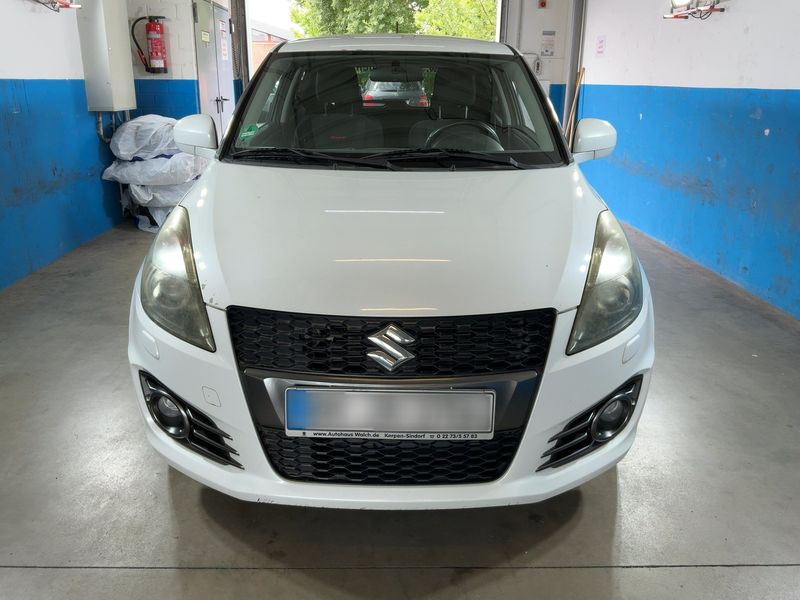 Suzuki Swift 1.6 Sport — zdjęcie 9