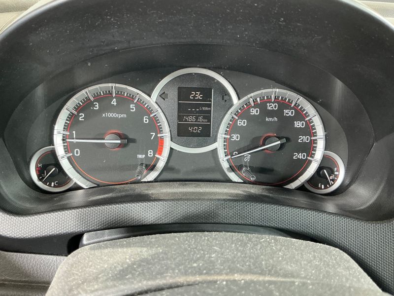 Suzuki Swift 1.6 Sport — zdjęcie 13