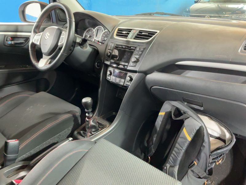 Suzuki Swift 1.6 Sport — zdjęcie 12