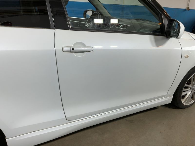 Suzuki Swift 1.6 Sport — zdjęcie 7