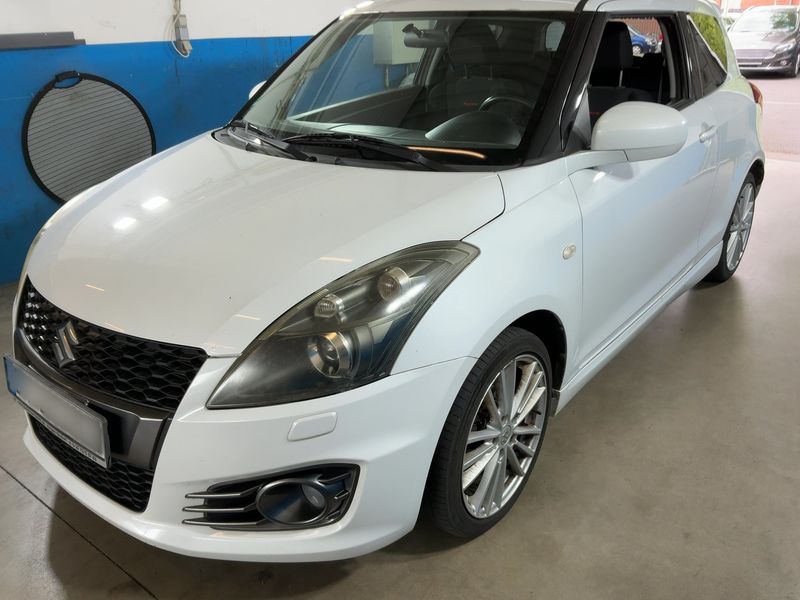 Suzuki Swift 1.6 Sport — zdjęcie 2