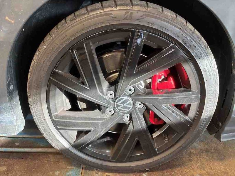 Volkswagen Golf VIII 2.0 TSI GTI — zdjęcie 22