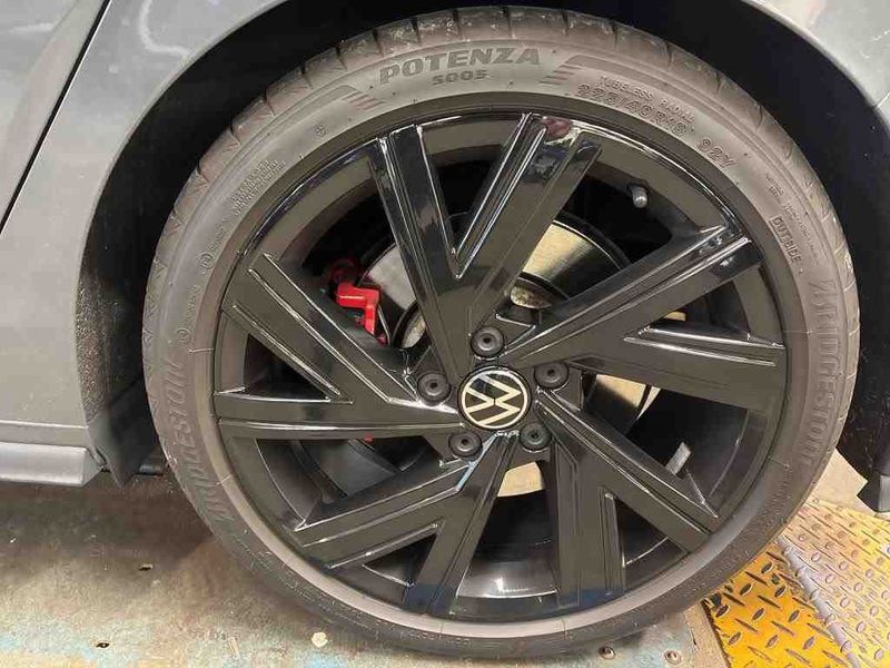 Volkswagen Golf VIII 2.0 TSI GTI — zdjęcie 23
