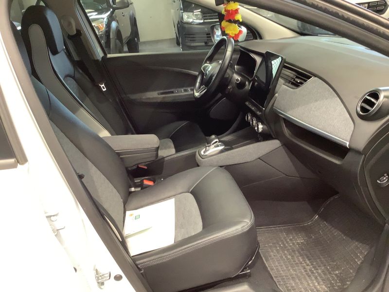 Renault Zoe electric drive 51 kW Intens — zdjęcie 11