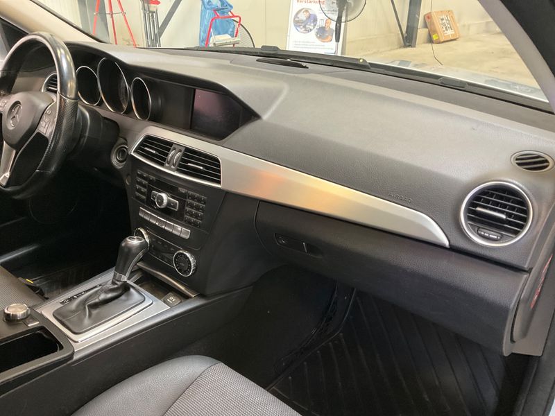 Mercedes-Benz C-Klasse C 220 CDI T BlueEfficiency Avantgarde 2014 – снимка 25