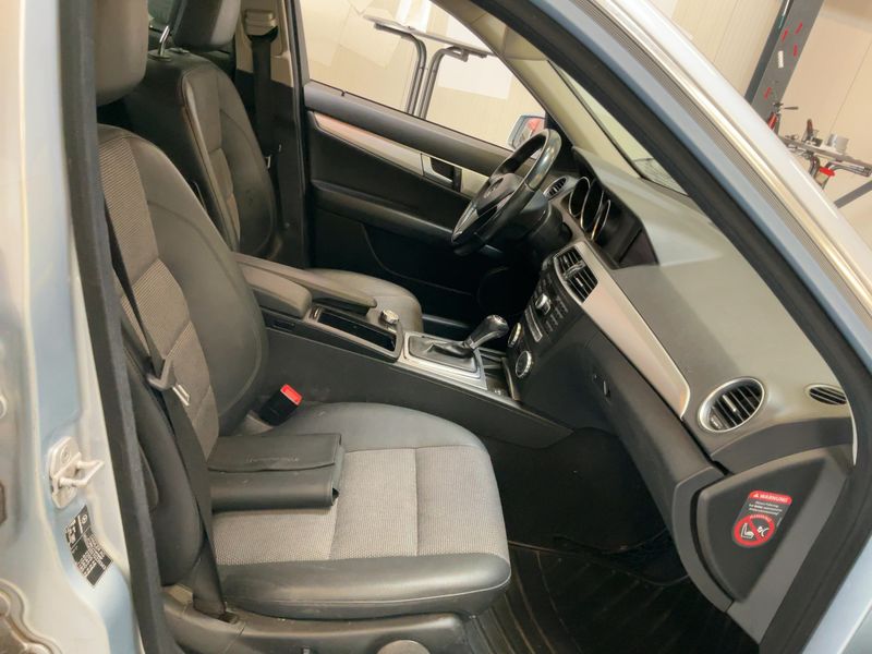 Mercedes-Benz C-Klasse C 220 CDI T BlueEfficiency Avantgarde 2014 – снимка 16