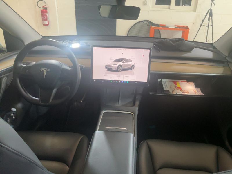Tesla Model Y Max Range Dual AWD AWD — zdjęcie 12