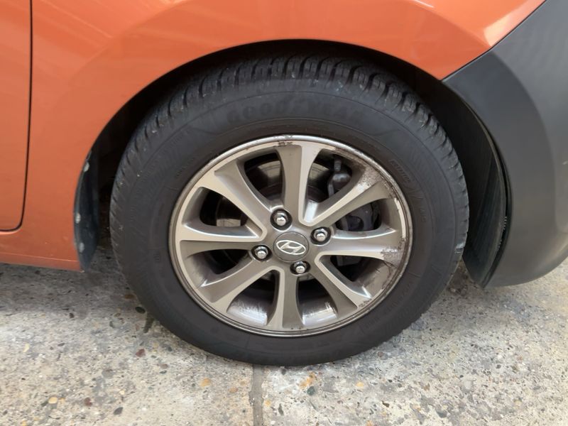 Hyundai i10 1.0 Intro Edition 2014 – снимка 11