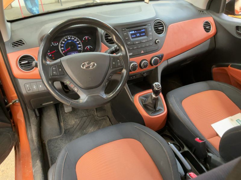 Hyundai i10 1.0 Intro Edition 2014 – снимка 17