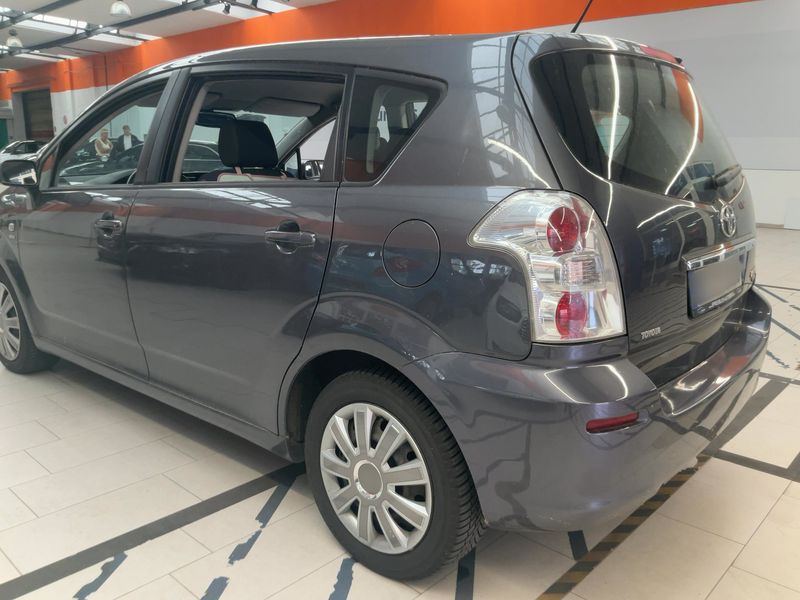 Toyota Corolla Verso 1.8 Executive — zdjęcie 3