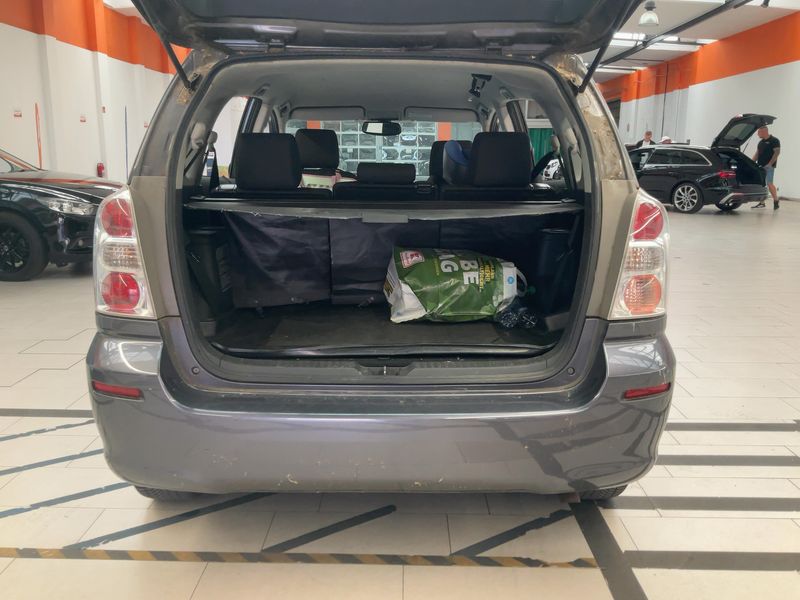 Toyota Corolla Verso 1.8 Executive — zdjęcie 10