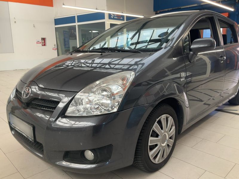 Toyota Corolla Verso 1.8 Executive — zdjęcie 2