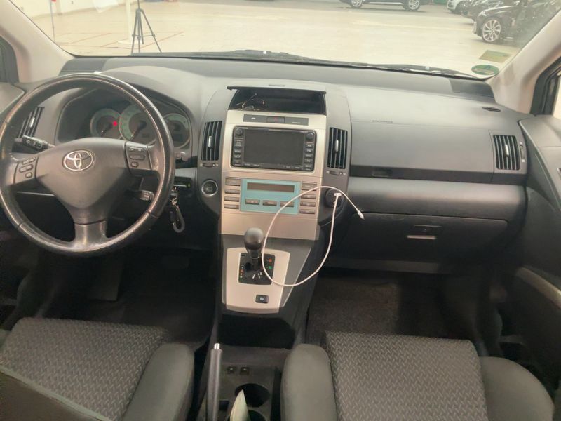 Toyota Corolla Verso 1.8 Executive — zdjęcie 12