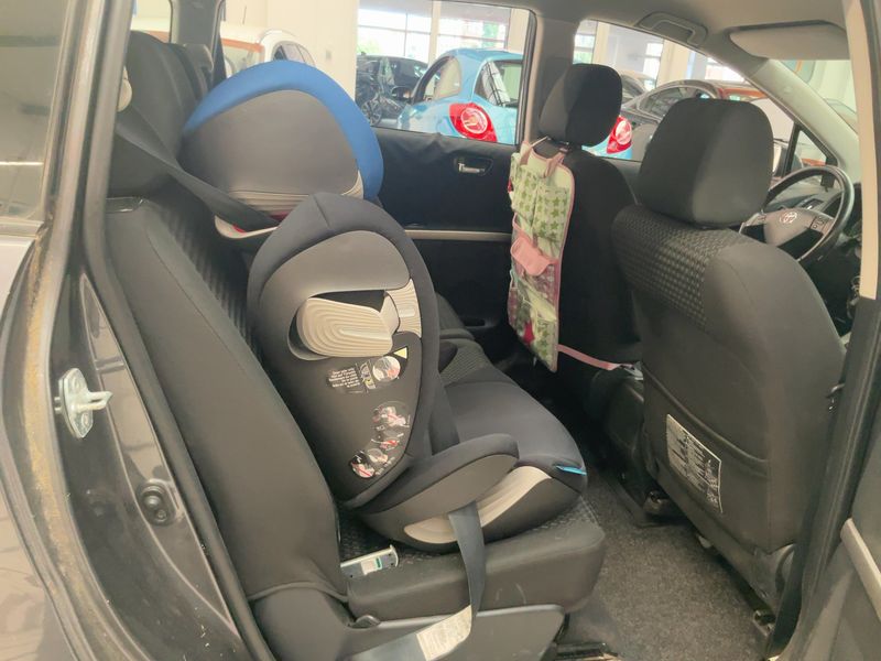 Toyota Corolla Verso 1.8 Executive — zdjęcie 14
