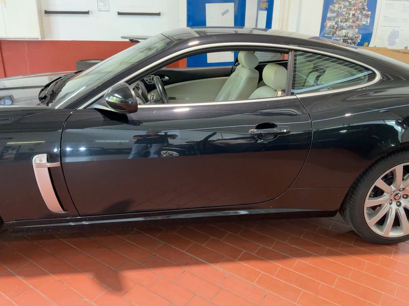 Jaguar XK 4.2 V8 Kompressor XKR — zdjęcie 4