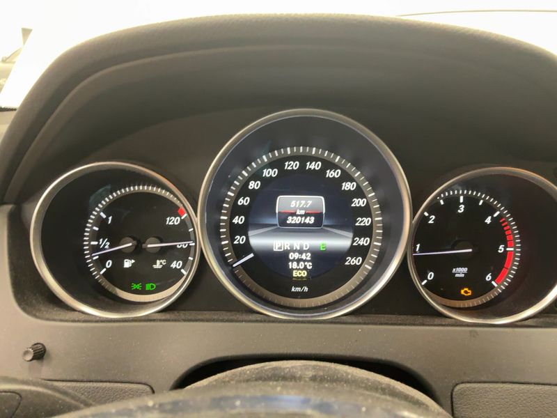Mercedes-Benz C-Klasse C 220 CDI T BlueEfficiency Classic — zdjęcie 13