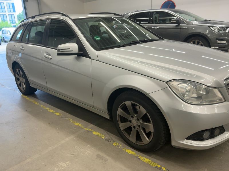 Mercedes-Benz C-Klasse C 220 CDI T BlueEfficiency Classic — zdjęcie 8