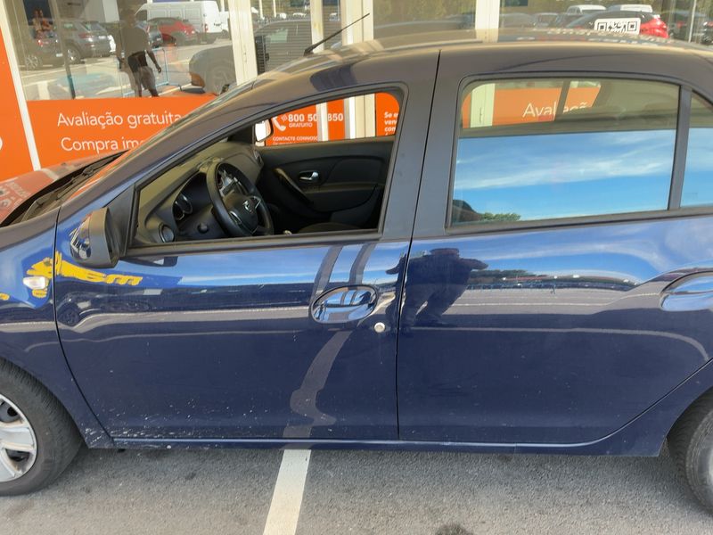 Dacia Logan 1.0 Laureate — zdjęcie 4
