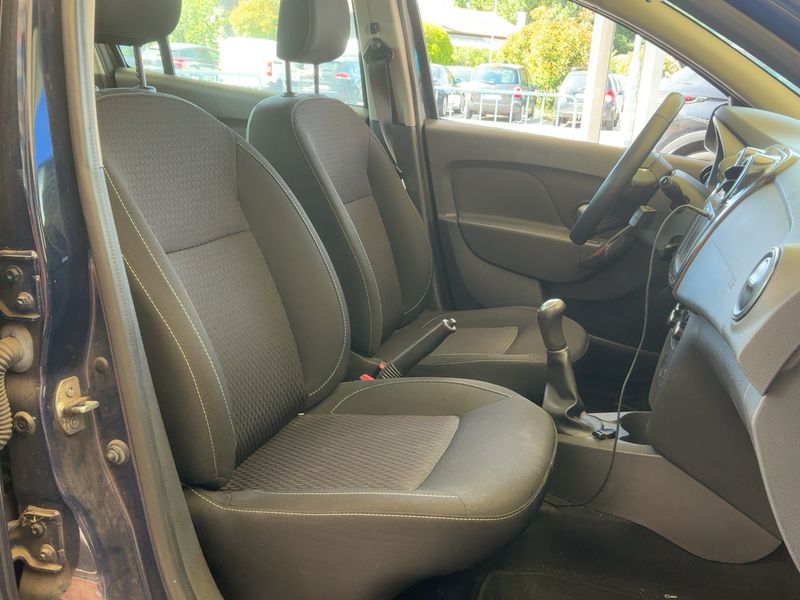 Dacia Logan 1.0 Laureate — zdjęcie 11