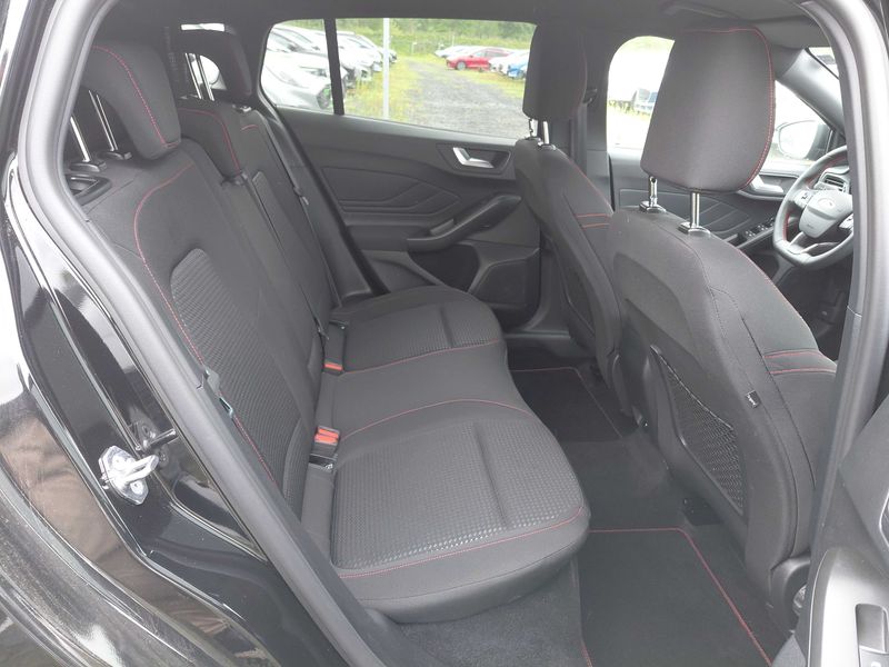Ford Focus 1.0 EcoBoost Mild-Hybrid ST-Line X 2024 – снимка 14