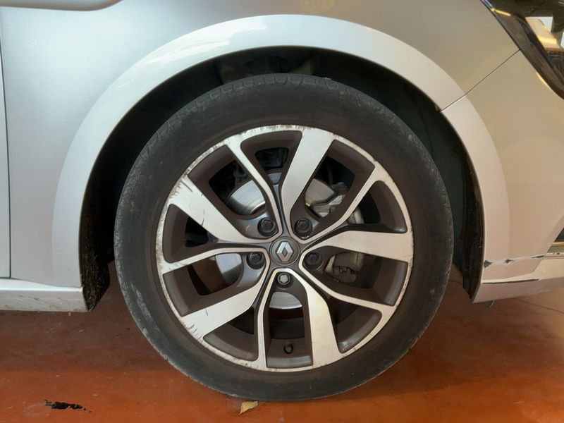Renault Megane 1.5 dCi Energy BOSE-Edition 2017 – снимка 11