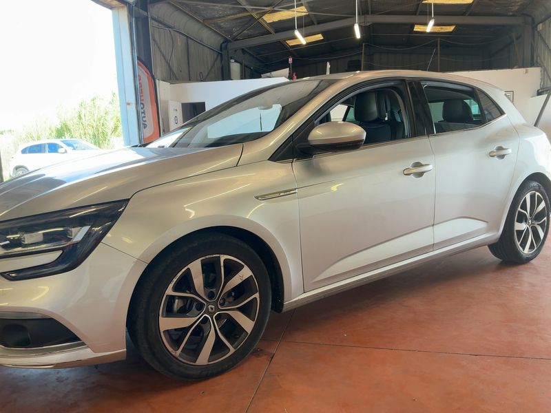 Renault Megane 1.5 dCi Energy BOSE-Edition 2017 – снимка 2