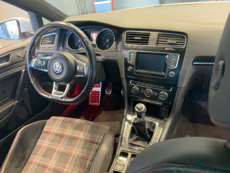 Volkswagen Golf VII 2.0 TFSI GTI "Performance" BlueMotion Tech — zdjęcie 12