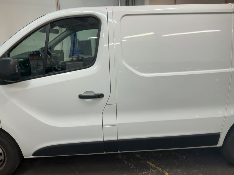 Nissan Primastar 2.0 dCi L1H1 2,8t N-Connecta — zdjęcie 4