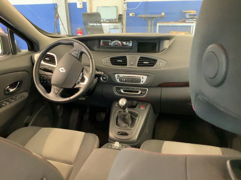 Renault Grand Scenic 1.5 dCi Paris 2013 – снимка 18
