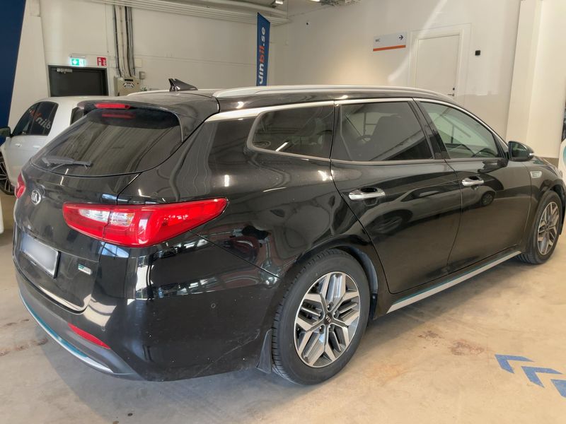 Kia Optima 2.0 Plug-in Hybrid — zdjęcie 6