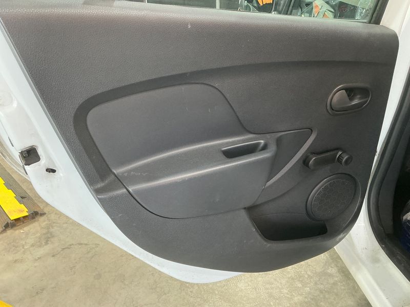 Dacia Sandero 0.9 TCe Supreme 2016 – снимка 27