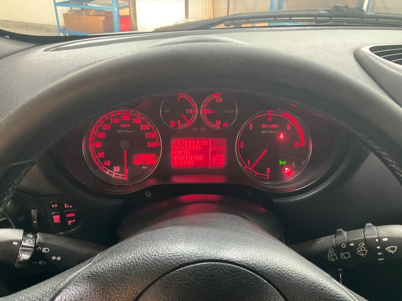 Alfa Romeo Alfa 147 1.9 JTD JTDM Progression — zdjęcie 4