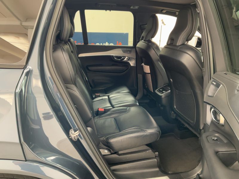 Volvo XC90 2.0 B5 Mild-Hybrid Plus Dark AWD — zdjęcie 14