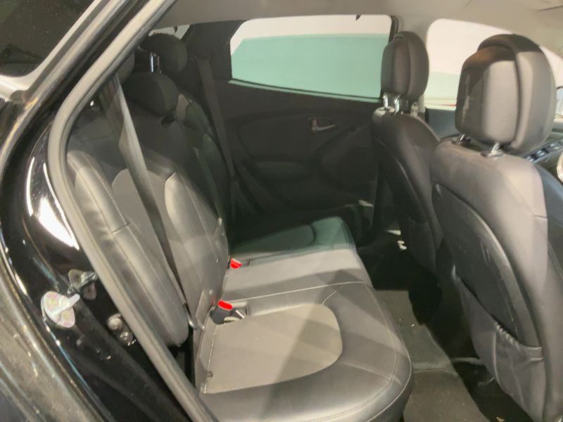 Hyundai ix35 2.0 CRDi FIFA World Cup Edition AWD 2014 – снимка 20