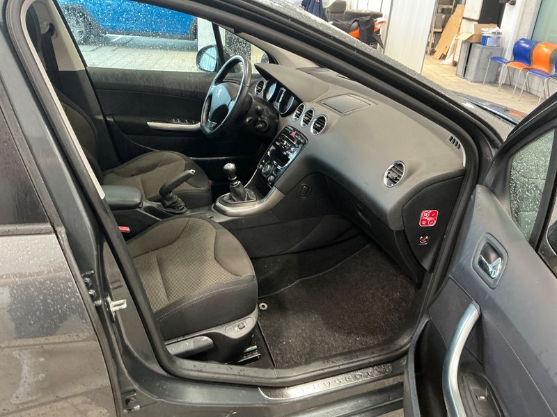 Peugeot 308 1.6 e-HDi Allure — zdjęcie 3
