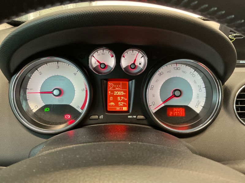 Peugeot 308 1.6 e-HDi Allure — zdjęcie 4