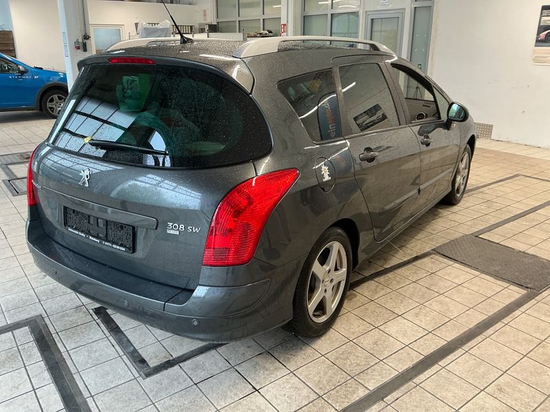 Peugeot 308 1.6 e-HDi Allure — zdjęcie 2