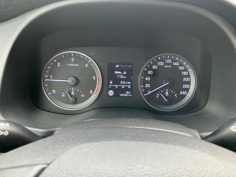Hyundai Tucson 1.7 CRDi Business 2WD — zdjęcie 13