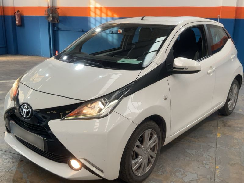 Aygo 1.0 VVT-i X-Play Business
