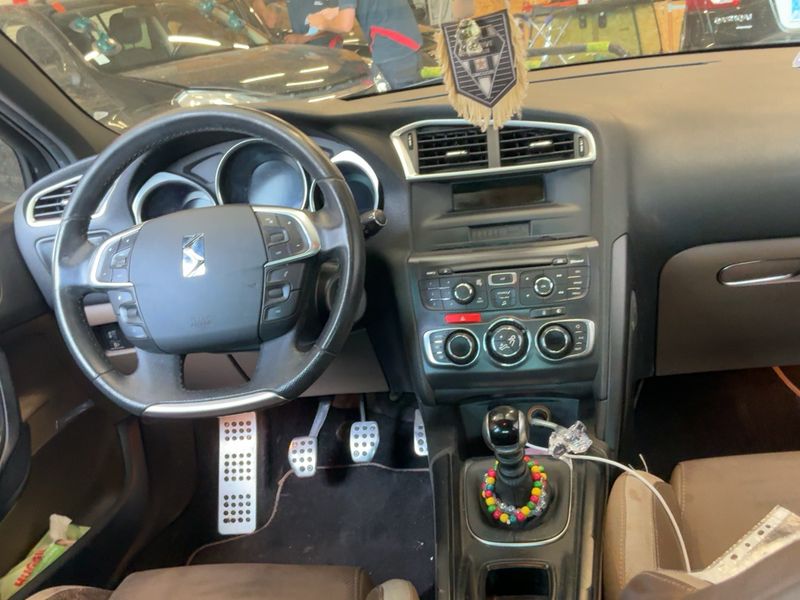 Citroen DS4 1.6 HDi Chic — zdjęcie 12