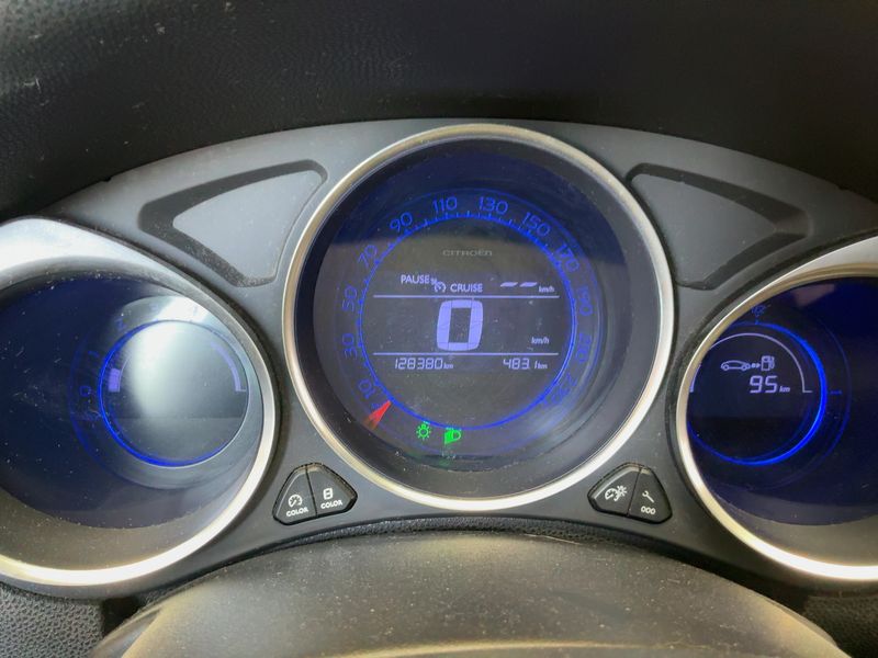 Citroen DS4 1.6 HDi Chic — zdjęcie 13