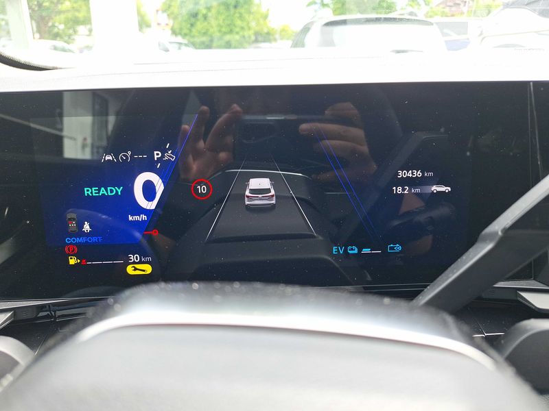Renault Austral 1.2 Hybrid E-Tech Iconic Esprit Alpine — zdjęcie 12