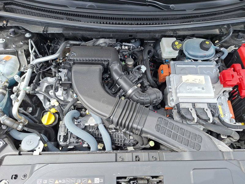 Renault Austral 1.2 Hybrid E-Tech Iconic Esprit Alpine — zdjęcie 8