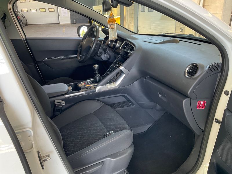 Peugeot 3008 1.6 HDi Active — zdjęcie 3