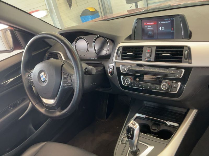 BMW 2er 218i Advantage — zdjęcie 12