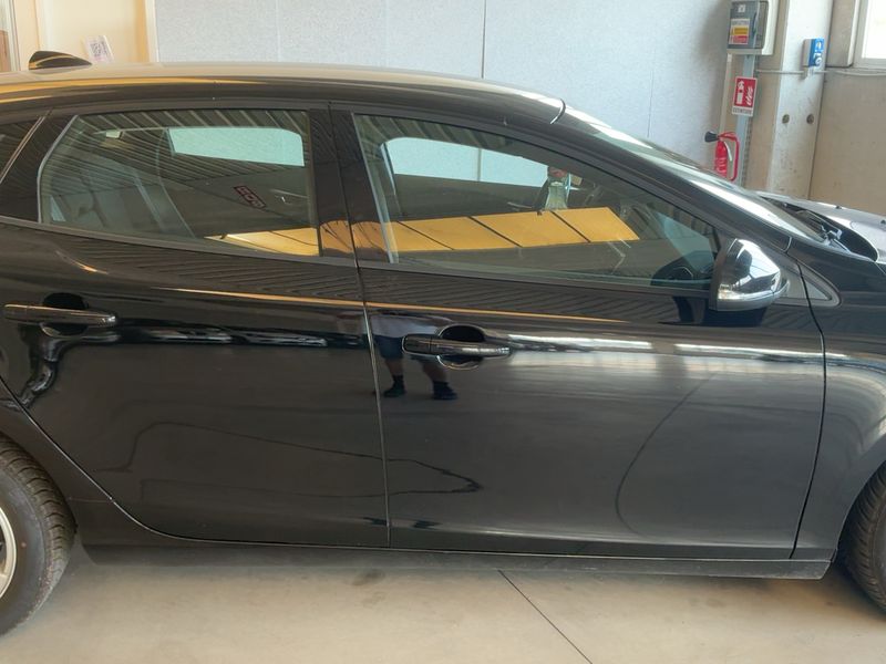 Volvo V40 2.0 D2 Kinetic — zdjęcie 7