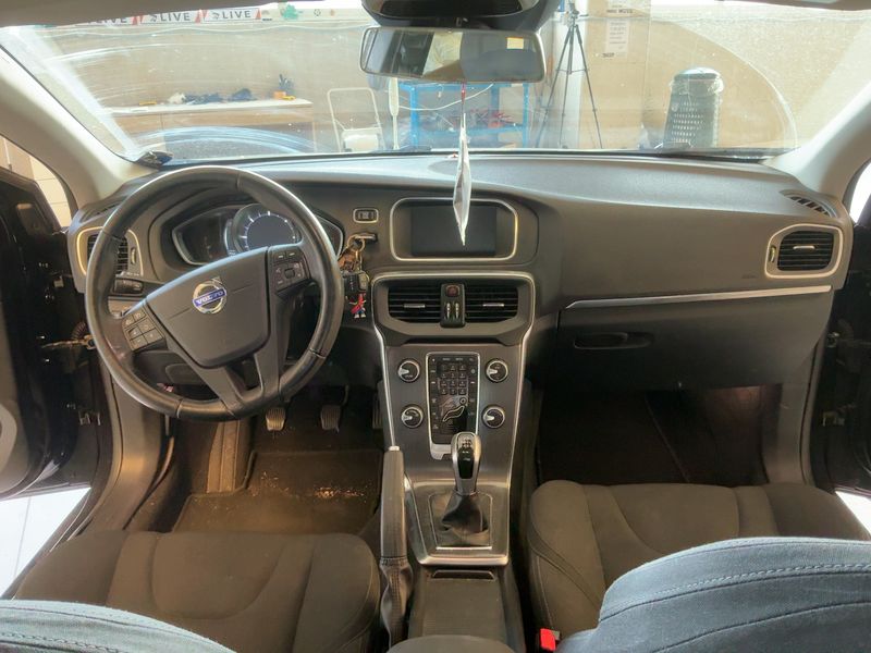 Volvo V40 2.0 D2 Kinetic — zdjęcie 12