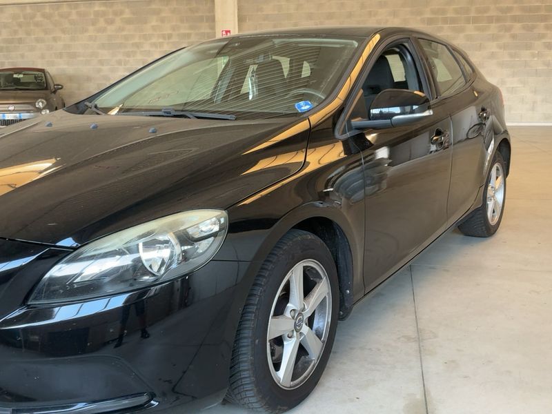 Volvo V40 2.0 D2 Kinetic — zdjęcie 2