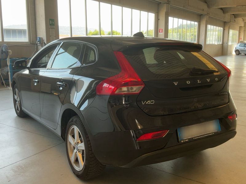 Volvo V40 2.0 D2 Kinetic — zdjęcie 3