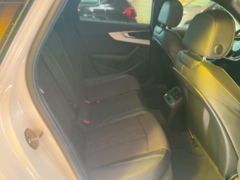 Audi A4 2.0 TDI S line — zdjęcie 14